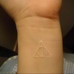 дары смерти тату 19.01.2020 №539 -deathly hallows tattoo- tattoovalue.net