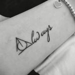 дары смерти тату на руке 19.01.2020 №006 -deathly hallows tattoo on arm- tattoovalue.net