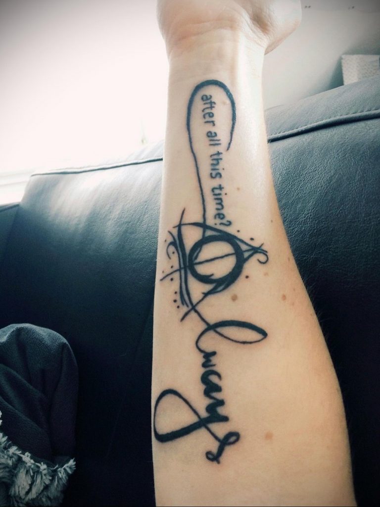 дары смерти тату на руке 19.01.2020 №049 -deathly hallows tattoo on arm- tattoovalue.net