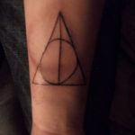 дары смерти тату на руке 19.01.2020 №058 -deathly hallows tattoo on arm- tattoovalue.net