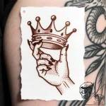 Dragon talon grasping crown, tattoo drawing o… – style Flux Inscriptions – tattoo sketch (15.12.2025 07:17)